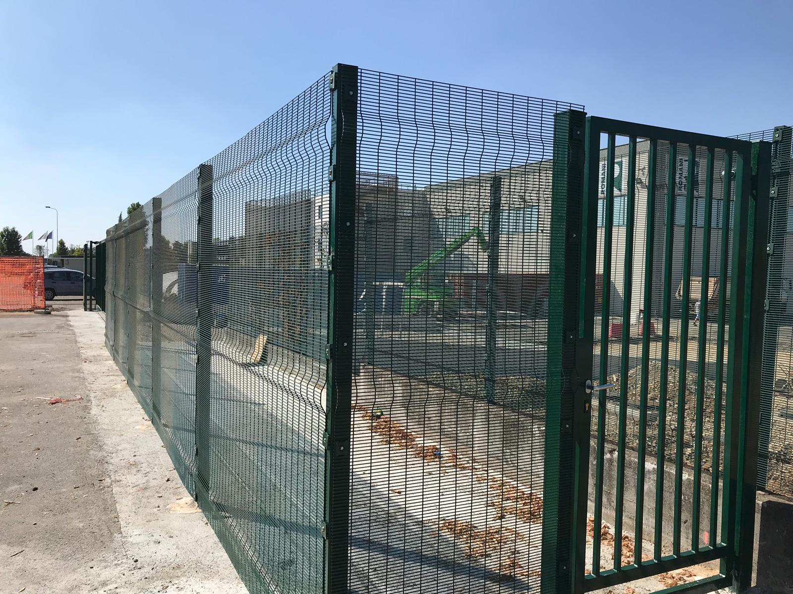 A Tortona in provincia di Alessandria, la <hd>Recinzioni Romagna</hd> ha installato una recinzione per una prestigiosa azienda
