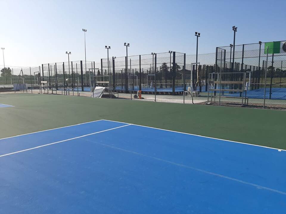 
Nel comune di Villanova in provincia di Bologna, <hd>Recinzioni Romagna</hd> ha realizzato la recinzione di due campi da tennis all'aperto
