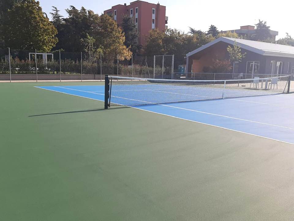 
Nel comune di Villanova in provincia di Bologna, <hd>Recinzioni Romagna</hd> ha realizzato la recinzione di due campi da tennis all'aperto