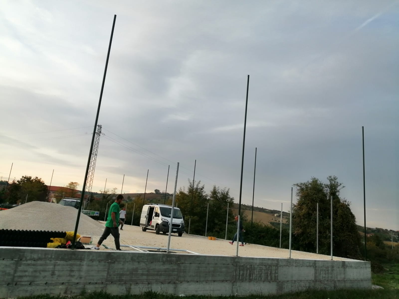 
Nel comune di Pescara <hd>Recinzioni Romagna</hd> ha realizzato la recinzione di un campo da calcio con rete a maglia rivestita